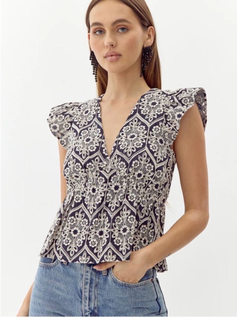 ADELYN RAE‎ Seriana Embroidered Top Navy and White Flutter Sleeves Small